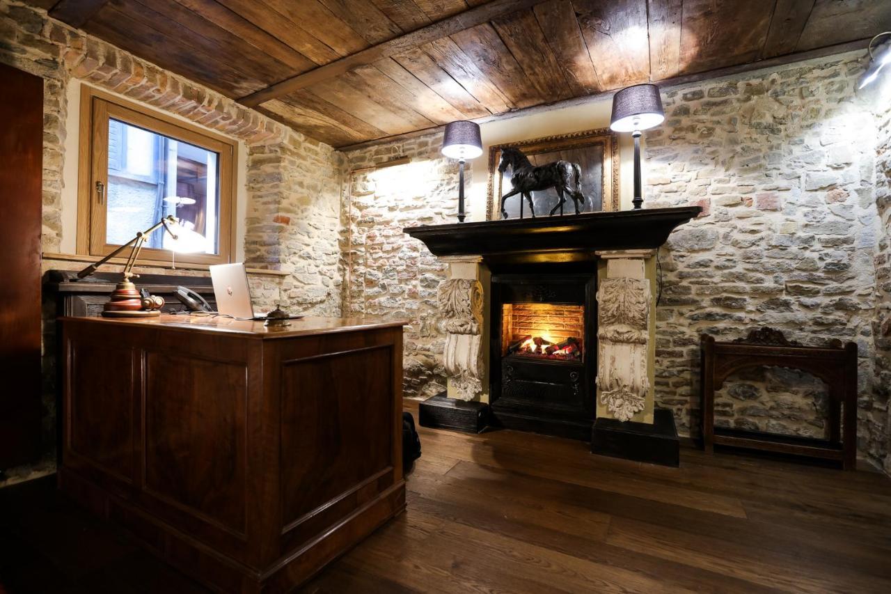 La Piazzetta Degli Artisti - Boutique B&B Bossolasco Экстерьер фото